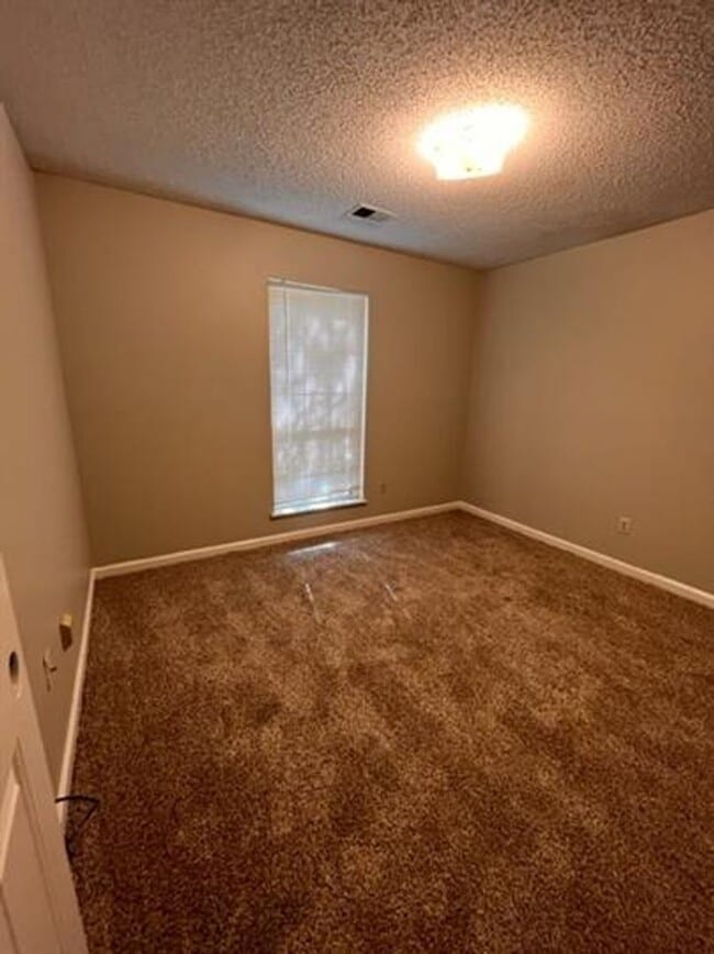 Photo - ~HALF OFF FIRST MONTH'S RENT~ Charming 3-Bedroom Home in Bartlett-Spacious & Move-In Ready!