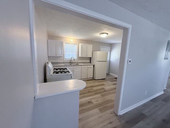 Photo - 5941 Raytown Rd