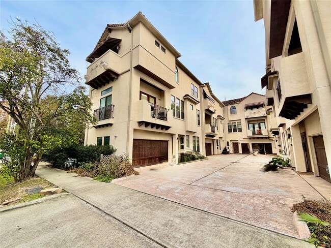 Building Photo - 508 Knox St