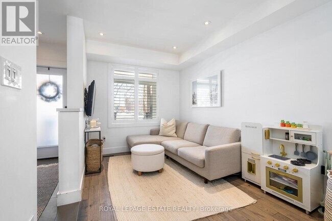 Photo - 2 Rushbrooke Ave