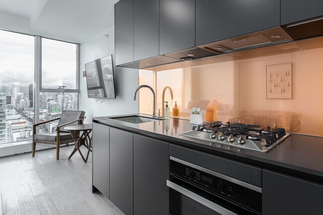 Photo - 1480 Howe St