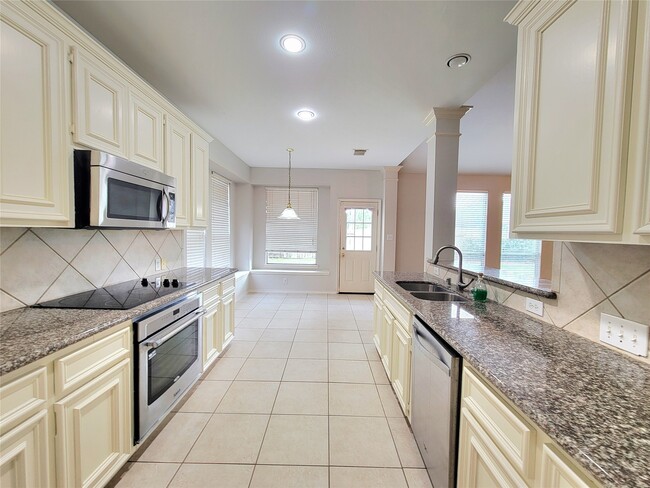 Photo - 21923 Maybrook Ct