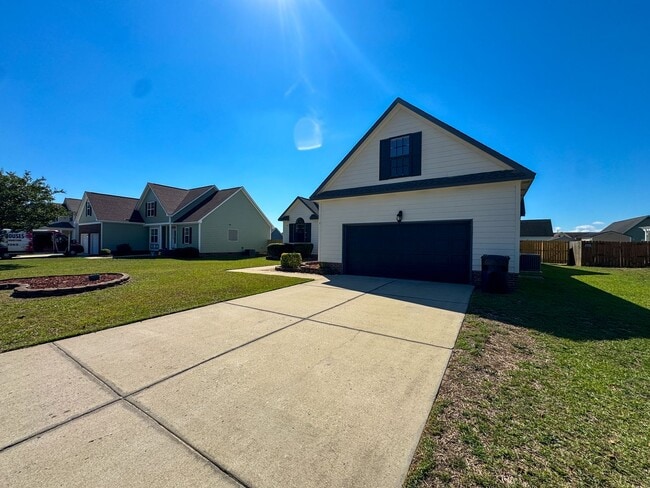 Photo - Lovely 4 Bed 2 Bath Home in Hope Mills