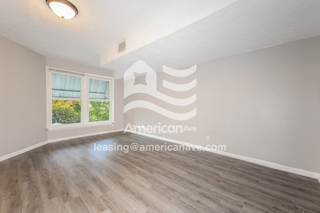 Photo - 1402 Linden St