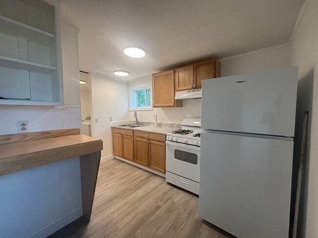 Photo - Radford, 1BR / 1BA, Available December 8th