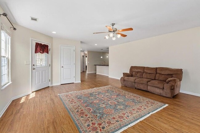 Photo - 10557 Maine Dr