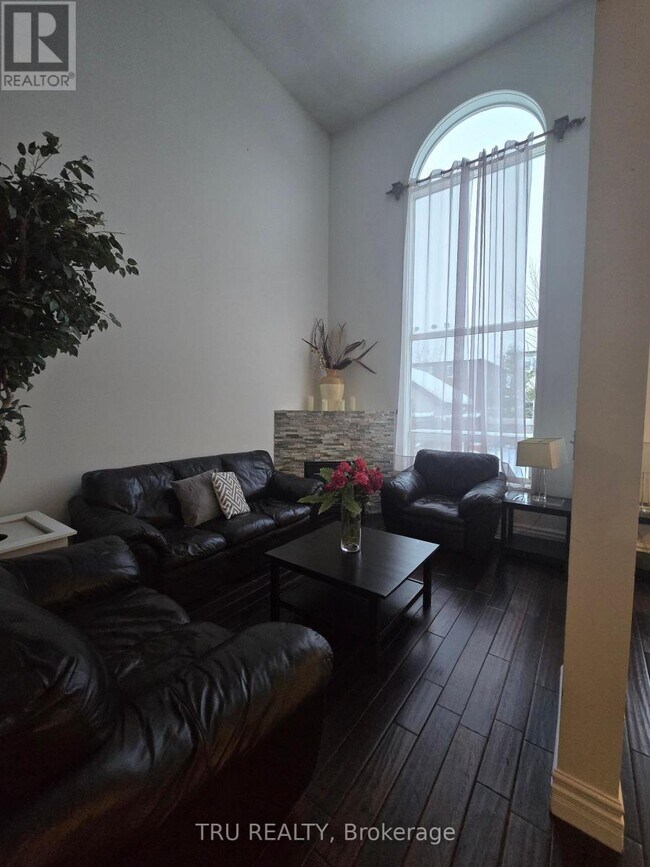 Photo - 62 N Harrow Dr