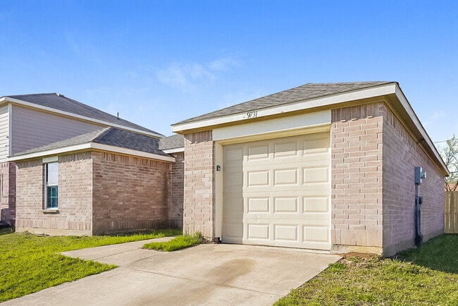 Photo - 9731 Checota Dr