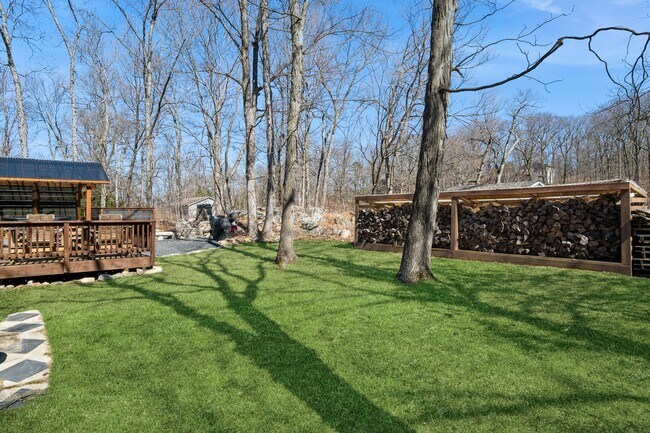 Photo - 100 Poplar Ln