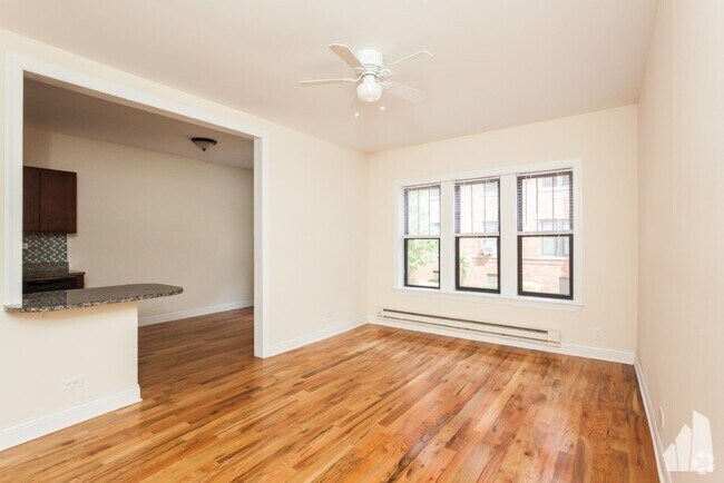 Building Photo - 622 W Cornelia Ave Rental
