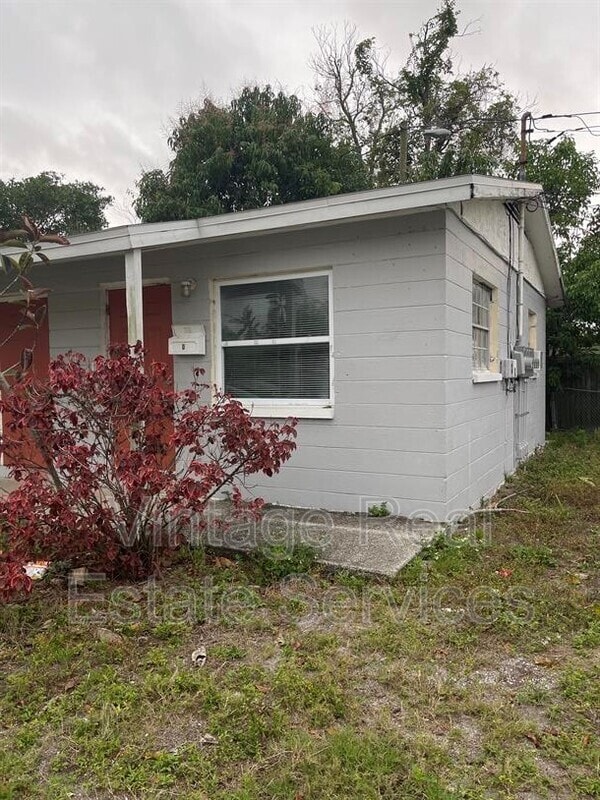 Building Photo - 843 Union St S Unit #D Rental