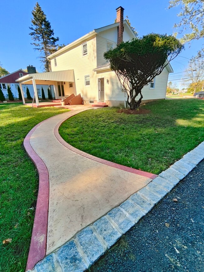 Photo - 936 Durham Rd