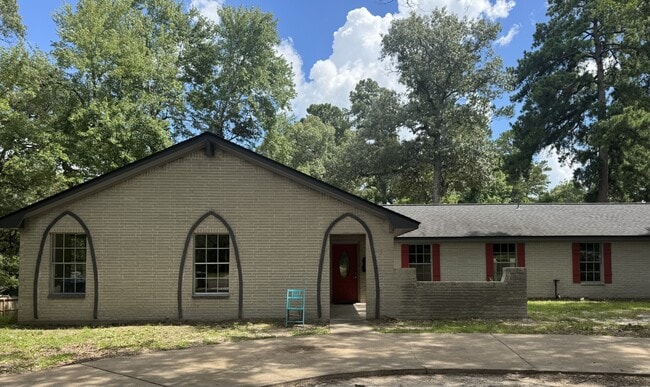 Photo - 1405 Fish Hatchery Rd House