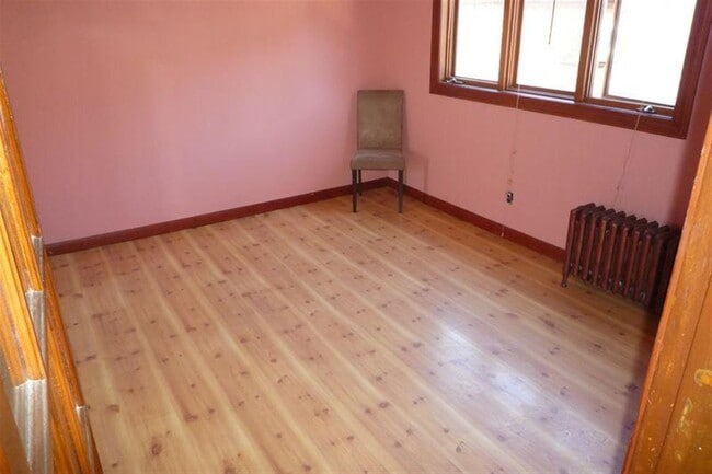 Photo - 569 Main St Unit 2