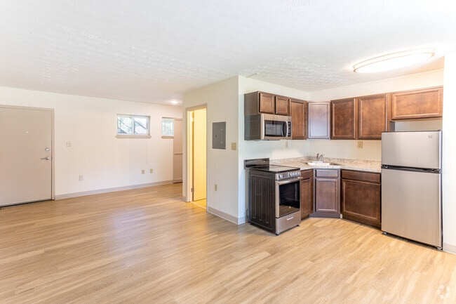 Courtyard Studio - Kitchen and Living Area - The Axis at 1435 Rental