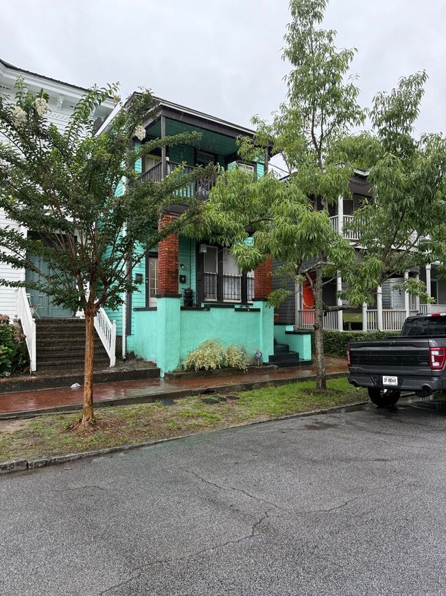 Building Photo - 311 E Duffy St Unit B (Upstairs)
