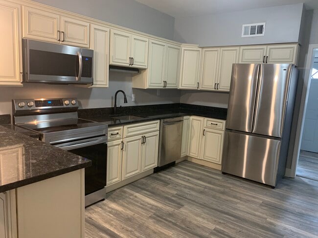 Photo - 2129 Crittenden Dr