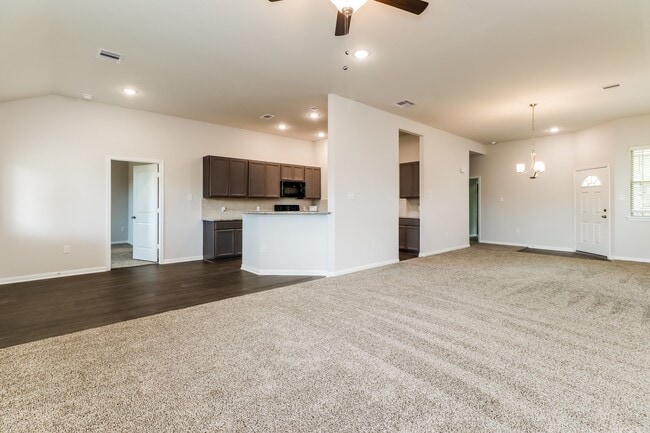 Photo - 14735 Country Club Dr