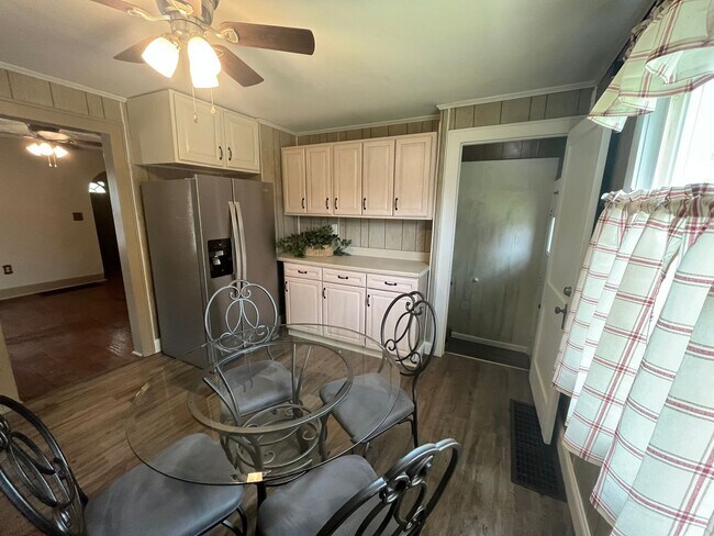 Photo - Two Bedroom in East Alton