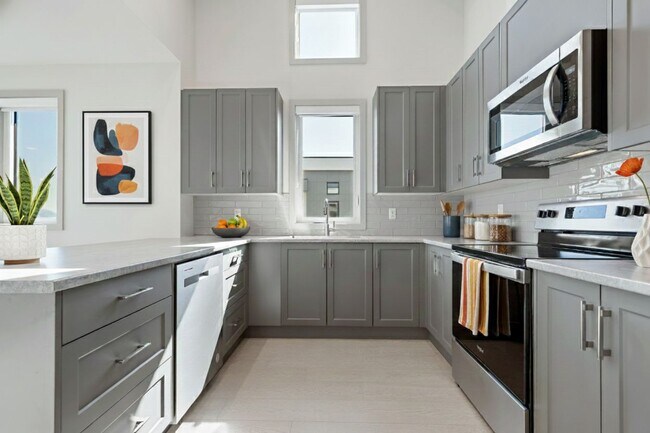 Photo - 45547-45547 Knight Rd