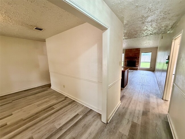 Photo - 5015 Glendower Dr