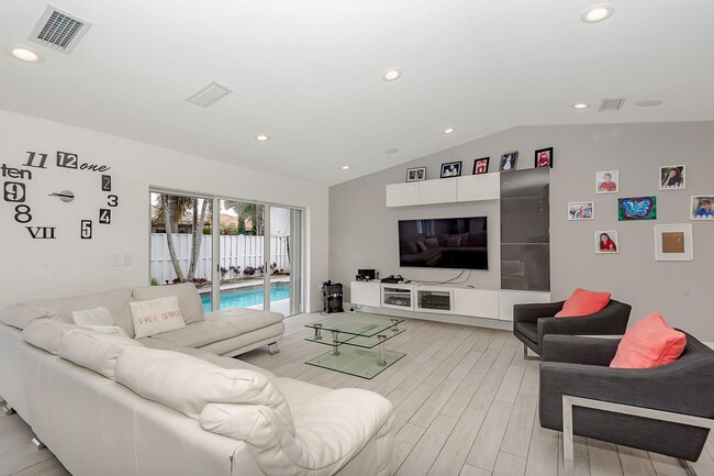 Photo - 16931 SW 5th Ct