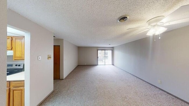 Photo - 1727 N Grandview Ln Unit 202