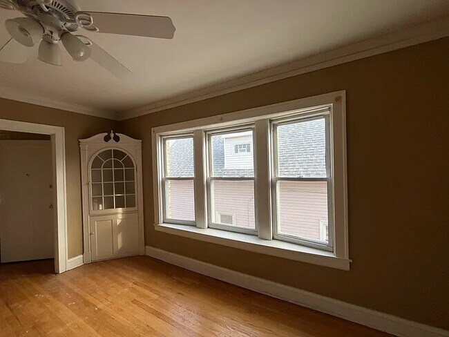 Photo - 1022 N Menard Ave Unit 2