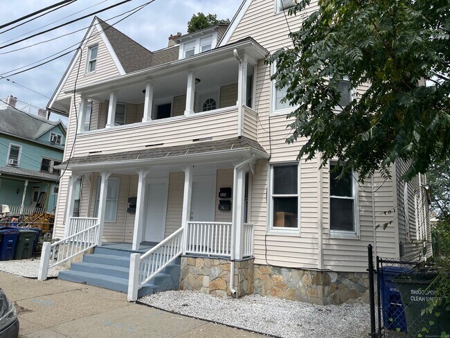 Building Photo - 418 Atlantic St Unit 1 Rental