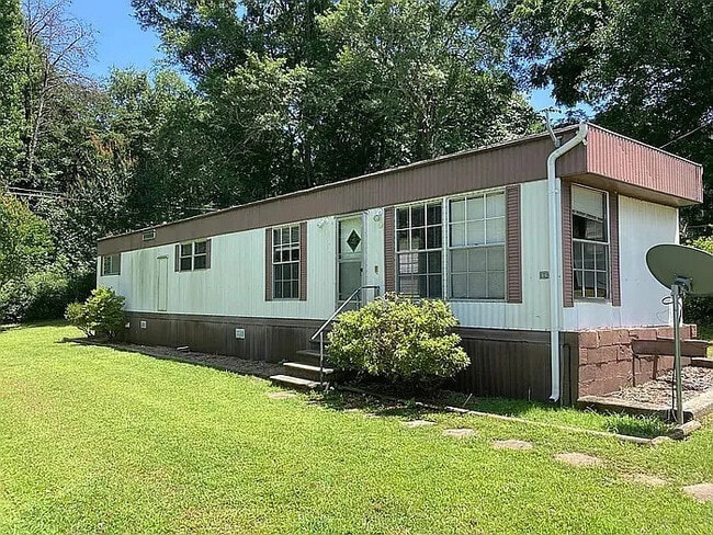Building Photo - 2 Bedroom 1 Bathroom