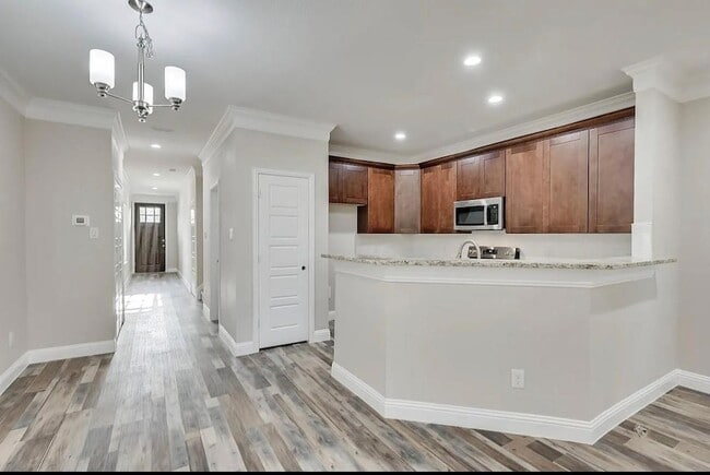 Photo - 1707 Ash Crescent St