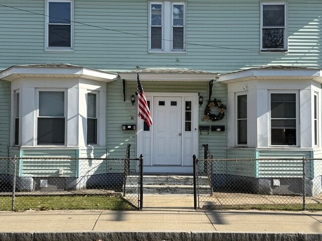 Building Photo - 16 Hudson St Unit 1