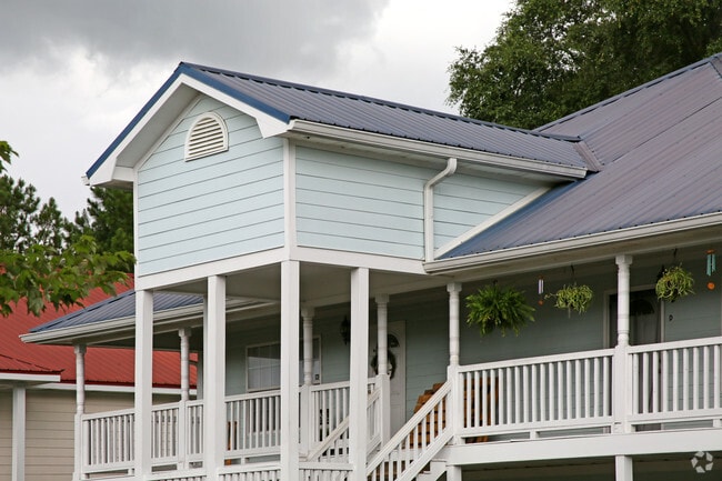 Lee Village