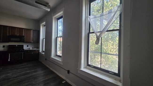 Photo - 244 W Market St Unidad 2F