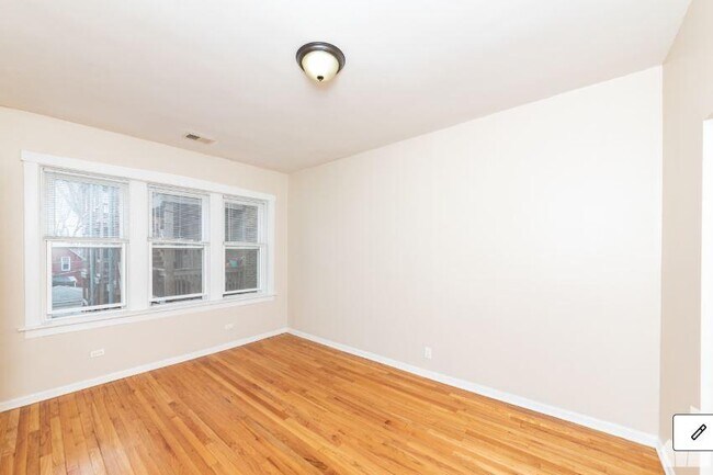 Photo - 2 bedroom in Chicago IL 60625 Unit 51-3