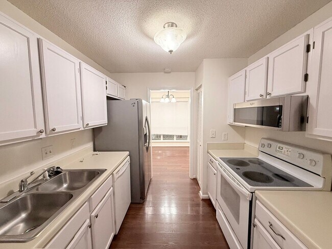 Photo - 4641-102 Timbermill Court