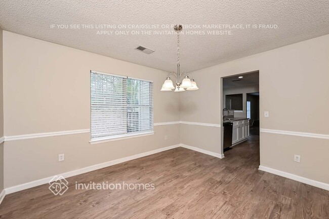 Photo - 624 Granite Trce