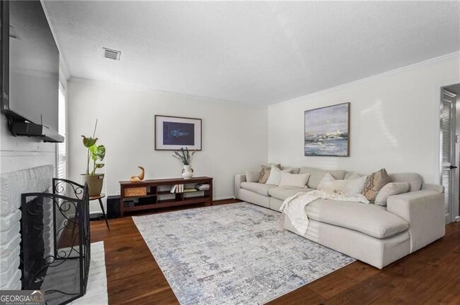 Photo - 1028 Riverbend Club Dr SE