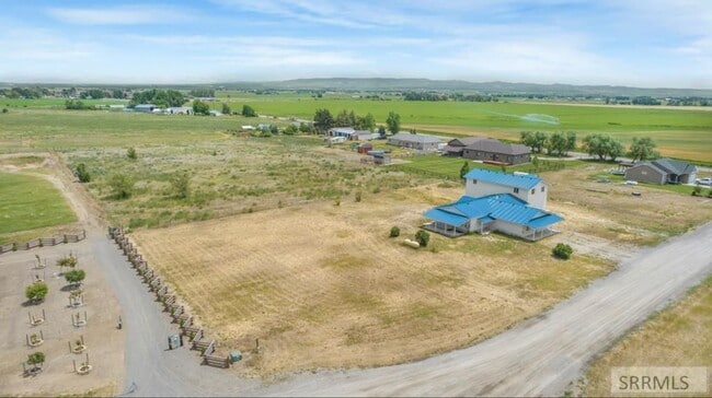 Building Photo - Stunning St. Anthoney Home: Recently Remod...