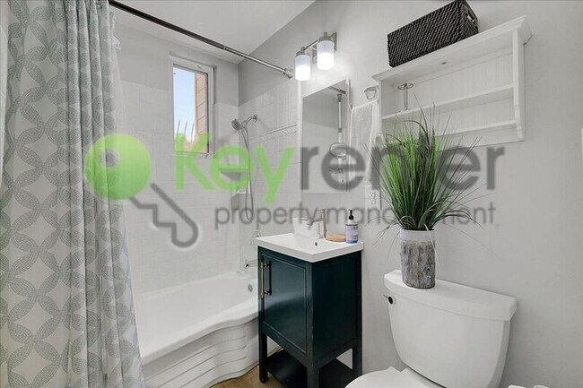 Photo - 2169 Perkins Way