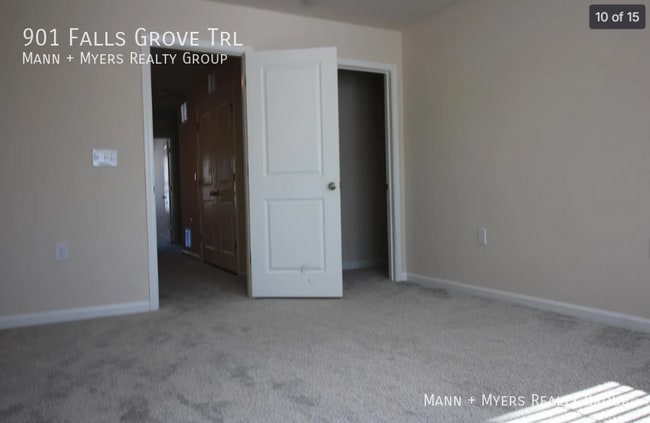Photo - 901 Falls Grove Trl
