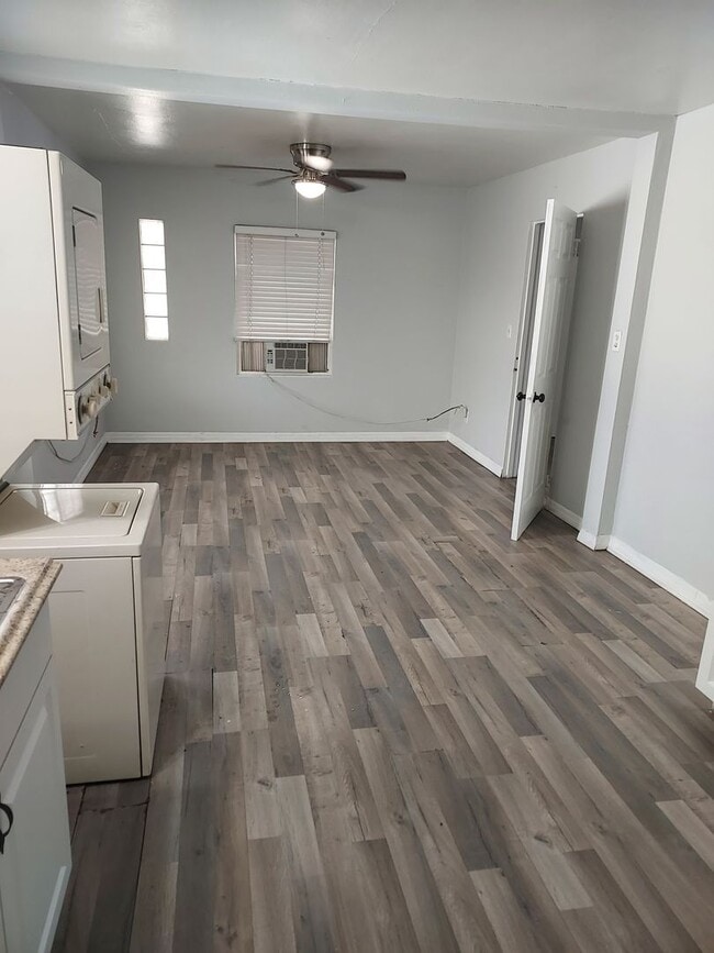 Building Photo - Stylish 2-bedroom apartment with 1 bathroom Unit A