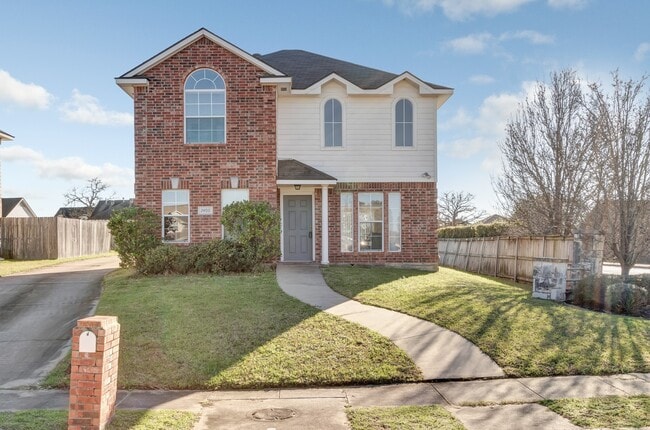 Photo - 2400 Pintail Loop