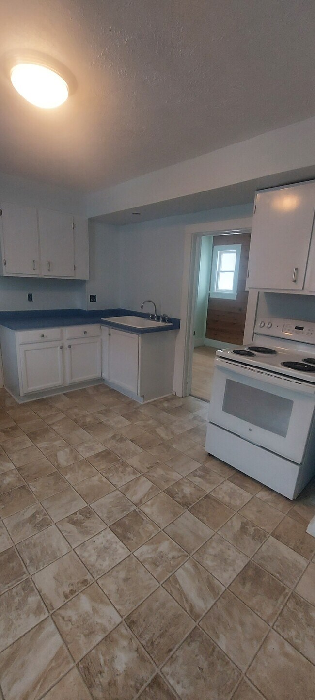 Photo - 530 W Baraga Ave Unit Apartment 1