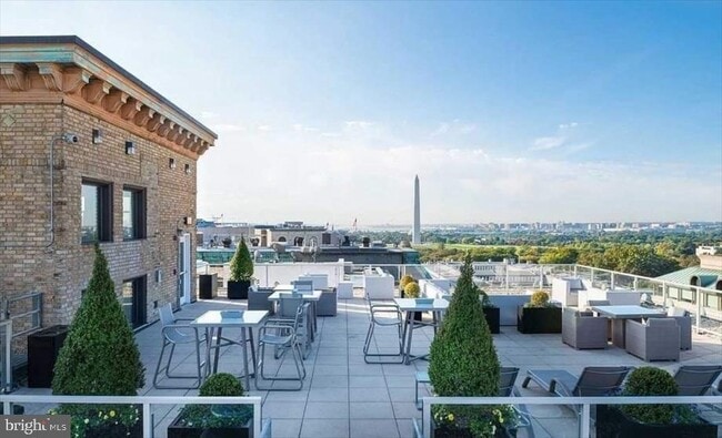 Building Photo - 733 15th St NW Rental
