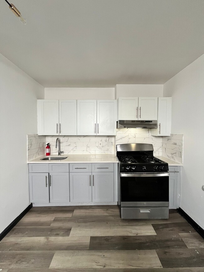 Building Photo - 142 Clendenny Ave Unit 3R