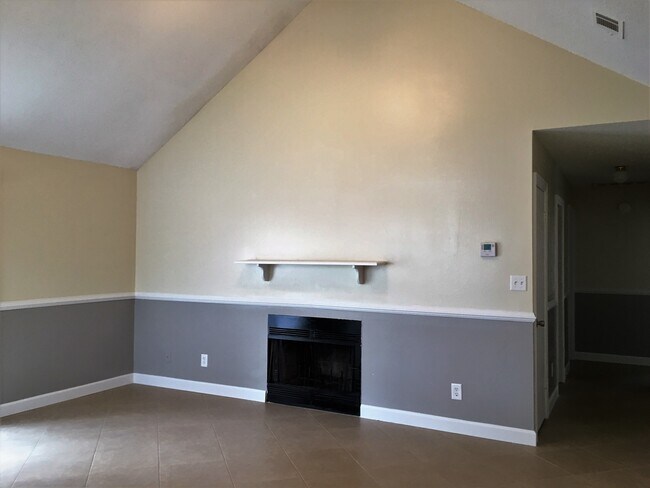 Photo - 3015 Yorktown Cir