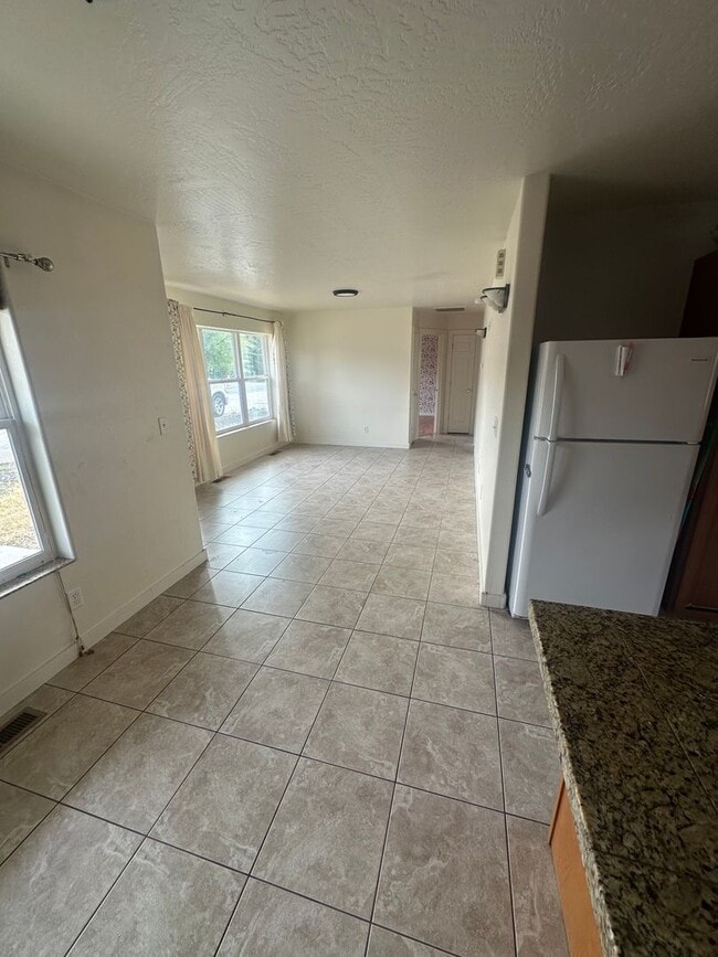 213 Clyde St Unit 211