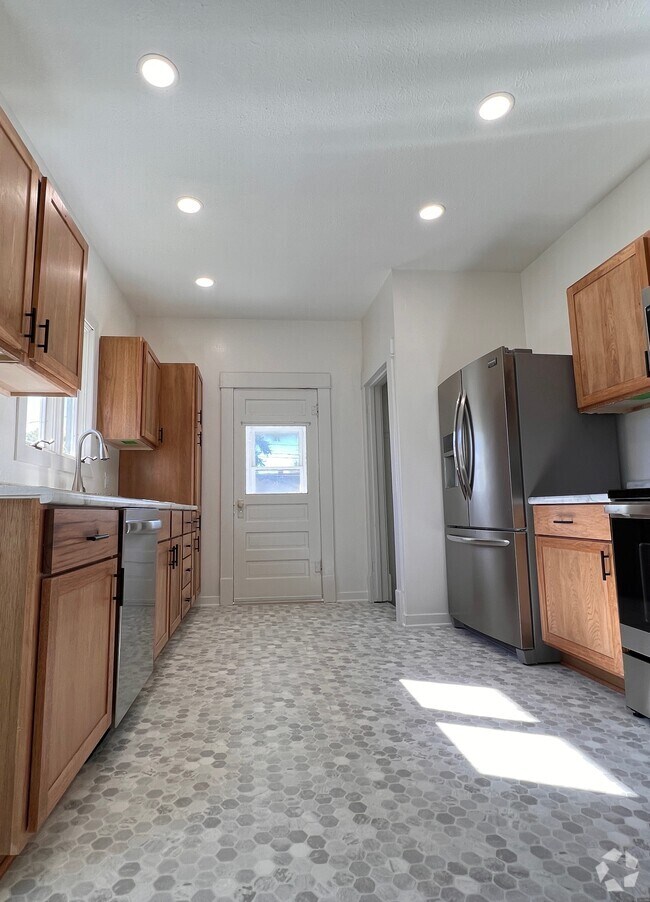 PetFriendly Rentals near Hadar NE 46 Rentals