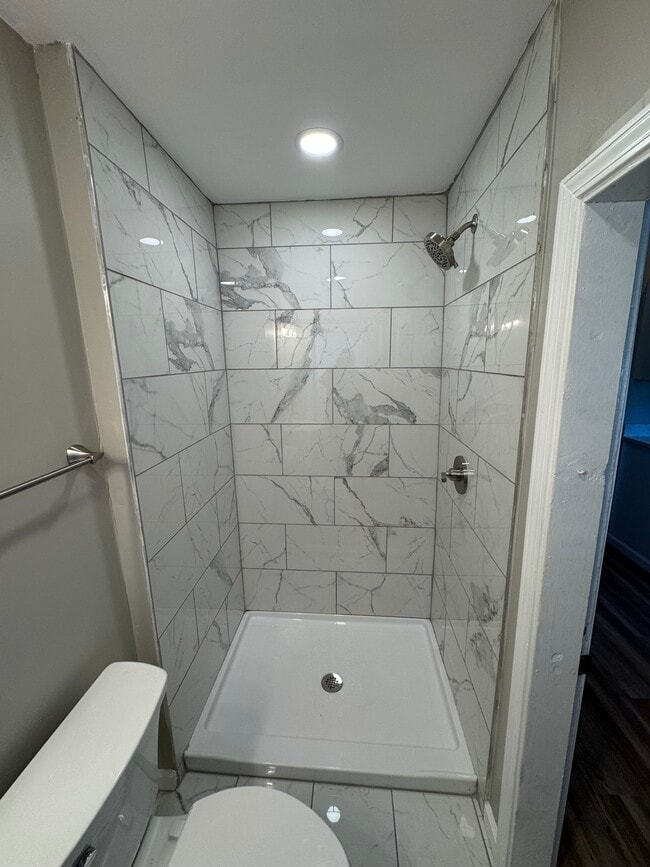 Photo - 1029 Woodside Blvd